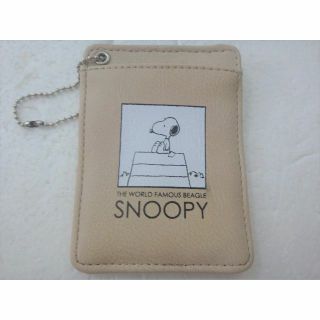 ピーナッツ(PEANUTS)の★美品 PEANUS ピーナッツ SNOOPY スヌーピー パスケース 小物入れ(名刺入れ/定期入れ)