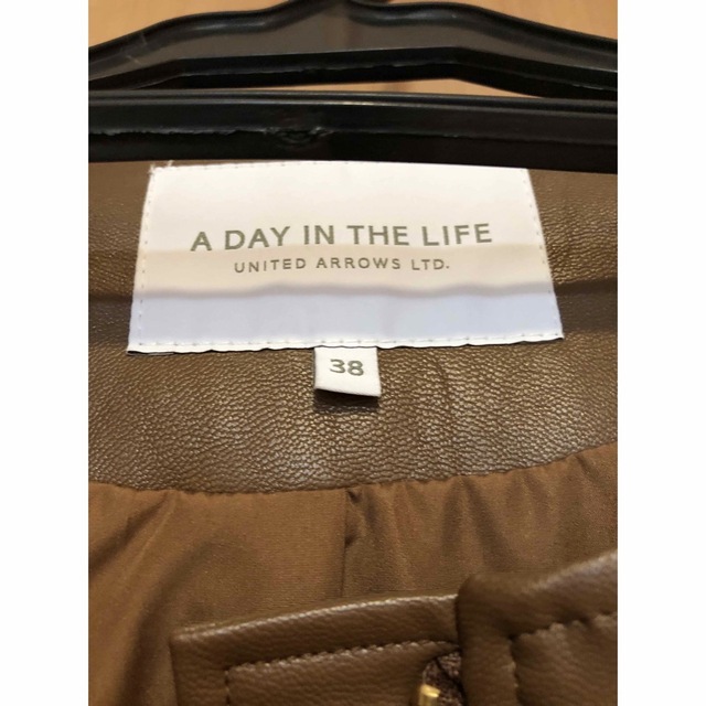 a day in the life(アデイインザライフ)の＜A DAY IN THE LIFE＞フェイクレザー ノーカラーブルゾン レディースのジャケット/アウター(ノーカラージャケット)の商品写真