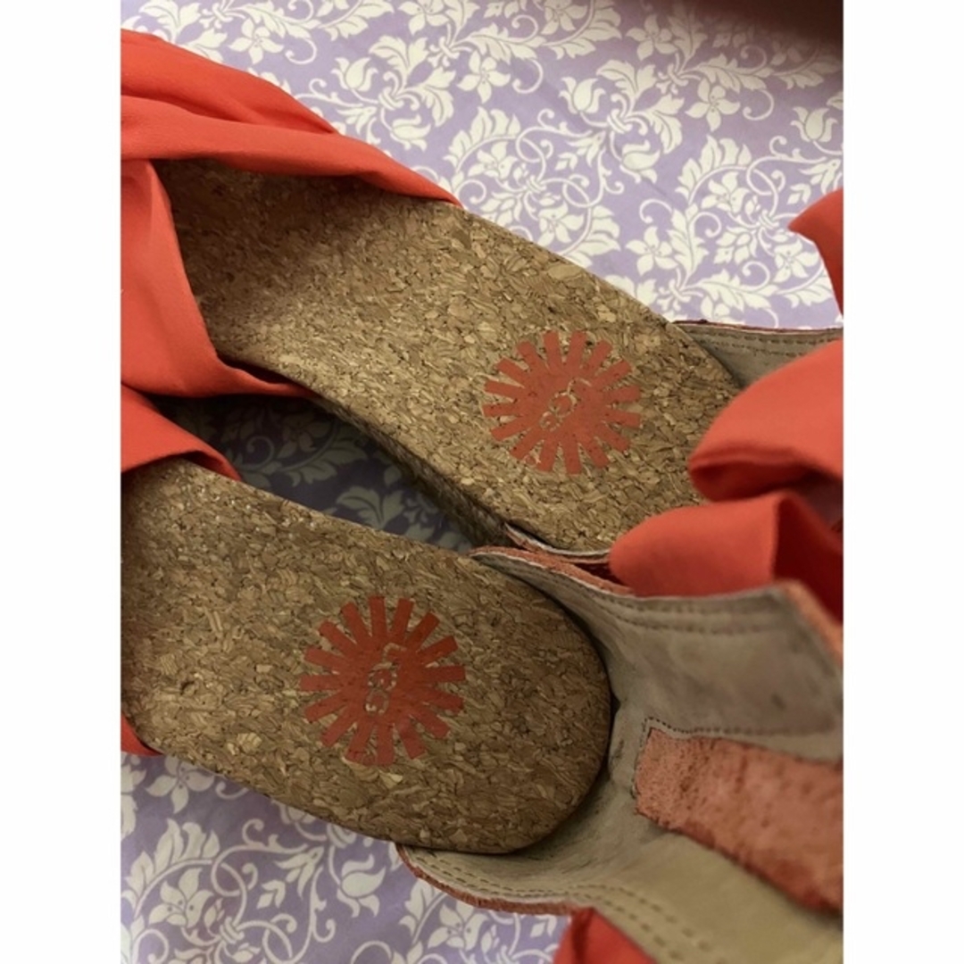 UGG(アグ)の【未使用】UGG サンダル　オレンジ　23.0cm アグ　 レディースの靴/シューズ(サンダル)の商品写真