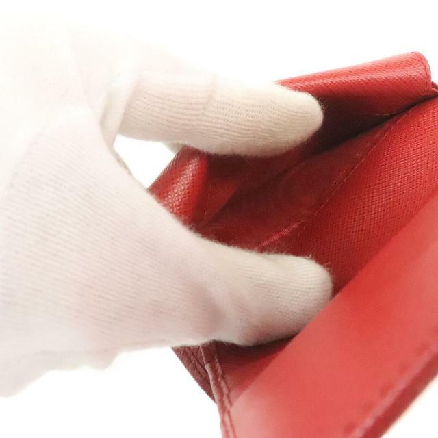春新作の プラダ PRADA SAFFIANO METAL 二つ折り財布 RED 1MV204