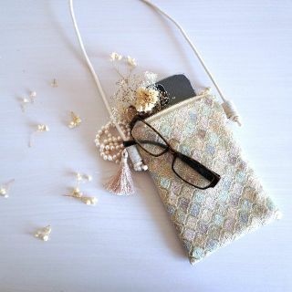 ちょっとそこまでスマホポシェット　-淡いアイボリーベースにカラフル刺繍-SPP2(ショルダーバッグ)