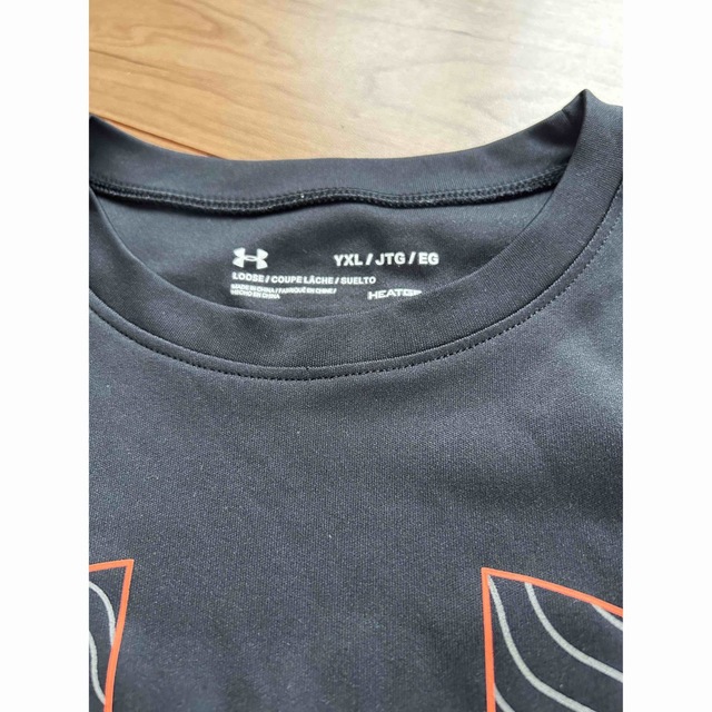 UNDER ARMOUR(アンダーアーマー)のアンダーアーマー　半袖YXL キッズ/ベビー/マタニティのキッズ服男の子用(90cm~)(Tシャツ/カットソー)の商品写真