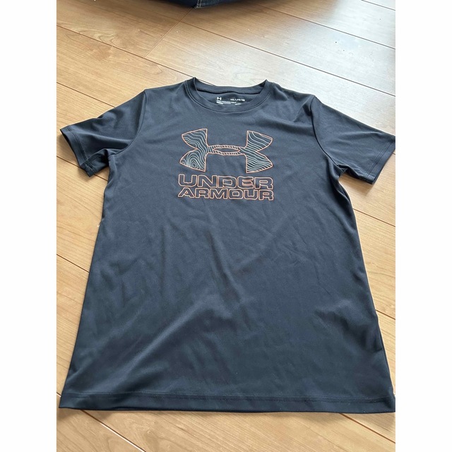 UNDER ARMOUR(アンダーアーマー)のアンダーアーマー　半袖YXL キッズ/ベビー/マタニティのキッズ服男の子用(90cm~)(Tシャツ/カットソー)の商品写真