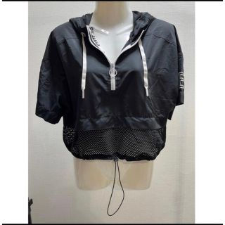 ゲス(GUESS)のGUESS トップス　半袖パーカー(Tシャツ(半袖/袖なし))