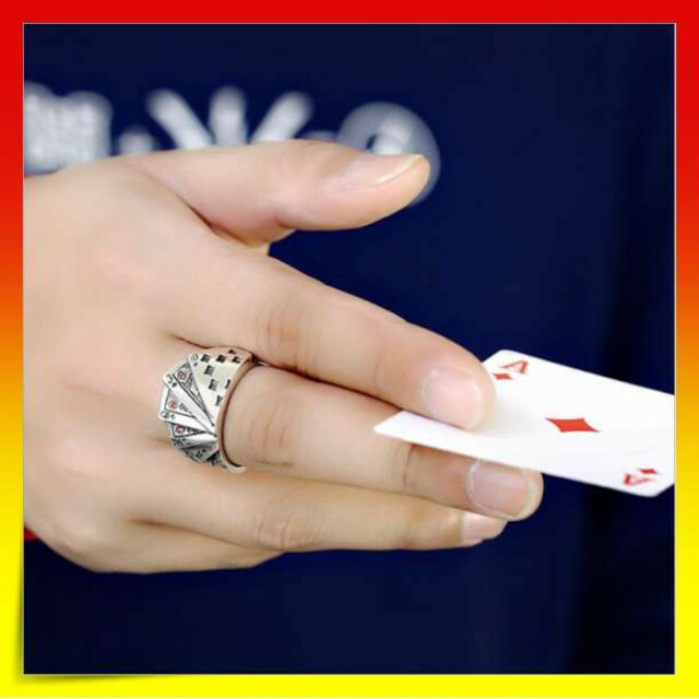 ＊トランプ リング 指輪　赤　メンズ フリーサイズ  おしゃれ メンズのアクセサリー(リング(指輪))の商品写真