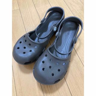 クロックス(crocs)のCROCS サンダル ブラウン(サンダル)