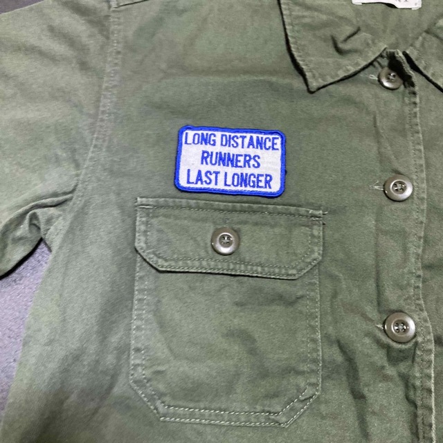 WEGO(ウィゴー)のWEGOウィゴーワッペン付きミリタリー半袖シャツ レディースのトップス(シャツ/ブラウス(半袖/袖なし))の商品写真