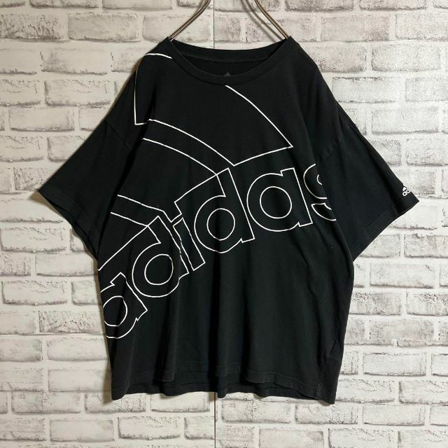 adidas(アディダス)の【人気デザイン】アディダス⭐︎全体ビッグロゴTシャツ　ゆったり メンズのトップス(Tシャツ/カットソー(半袖/袖なし))の商品写真