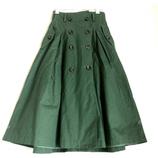 アンドクチュール(And Couture)のハリのある緑色のAライントレンチスカート　ロング丈(ロングスカート)
