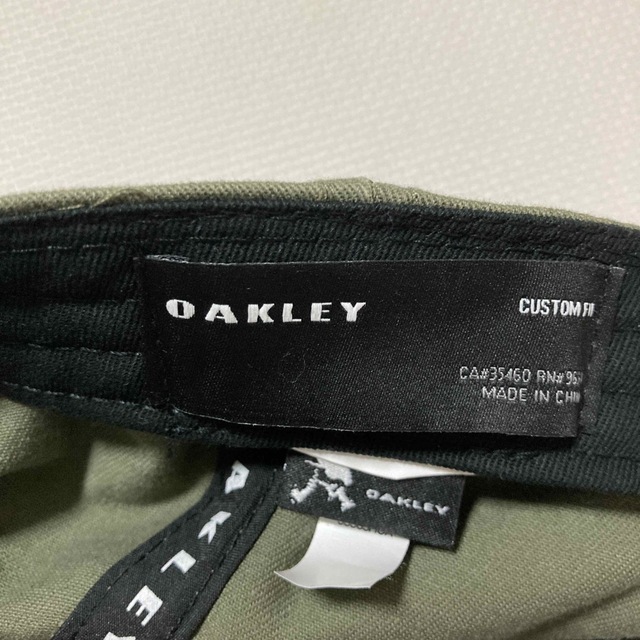 Oakley(オークリー)のオークリー　キャップ　カーキ レディースの帽子(キャップ)の商品写真
