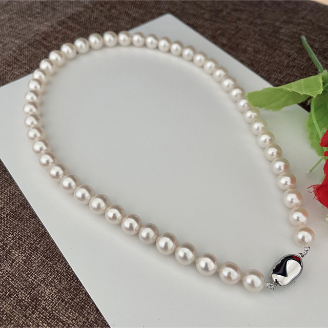 淡水真珠ネックレス8.5-9.5mmホワイト系限定1品ケース付き レディースのアクセサリー(ネックレス)の商品写真