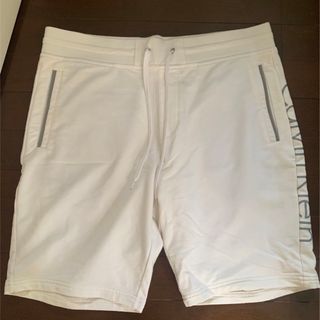 カルバンクライン(Calvin Klein)のCalvin Klein スウェットハーフパンツ　Lサイズ　白色(ショートパンツ)