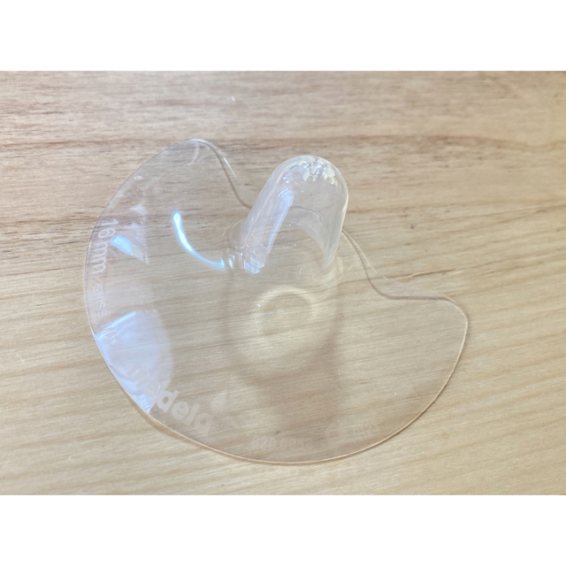 medela(メデラ)のMedela メデラ 乳頭保護器 ニップルシールド Sサイズ 16mm キッズ/ベビー/マタニティの洗浄/衛生用品(その他)の商品写真