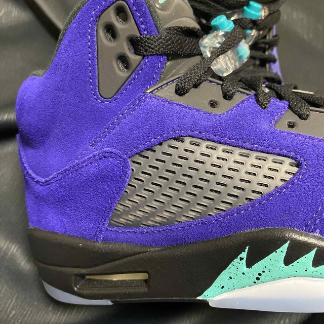 Jordan Brand（NIKE）(ジョーダン)のNIKE AIR JORDAN 5 RETRO PURPLE GRAPE27㎝ メンズの靴/シューズ(スニーカー)の商品写真