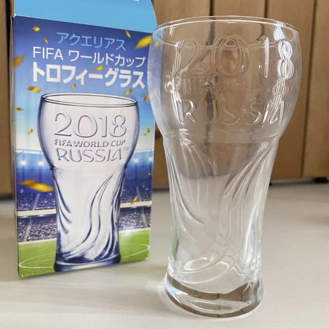 コカ・コーラ(コカコーラ)のアクエリアス FIFA ロシア ワールドカップ 2018 トロフィーグラス スポーツ/アウトドアのサッカー/フットサル(記念品/関連グッズ)の商品写真