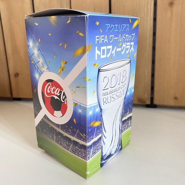 コカ・コーラ(コカコーラ)のアクエリアス FIFA ロシア ワールドカップ 2018 トロフィーグラス スポーツ/アウトドアのサッカー/フットサル(記念品/関連グッズ)の商品写真