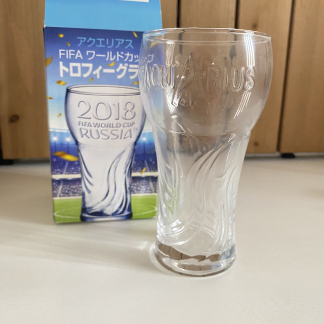 コカ・コーラ(コカコーラ)のアクエリアス FIFA ロシア ワールドカップ 2018 トロフィーグラス スポーツ/アウトドアのサッカー/フットサル(記念品/関連グッズ)の商品写真