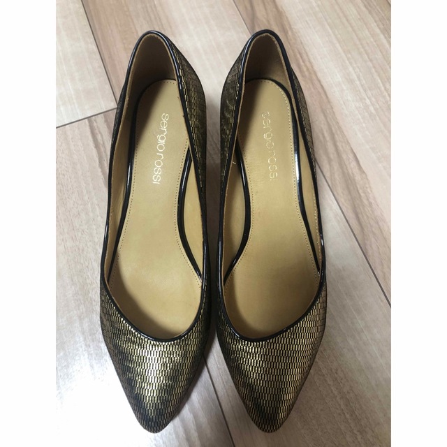 新品❤️セルジオロッシ アーモンドトゥ パンプス 37(24cm) 6600円