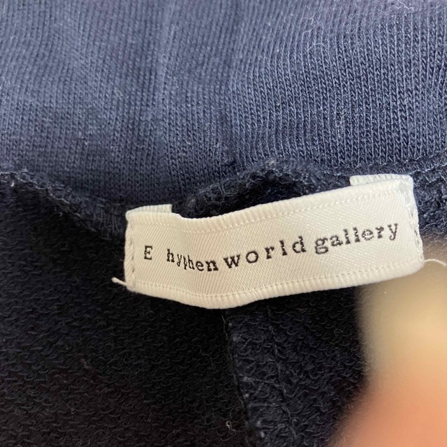 E hyphen world gallery(イーハイフンワールドギャラリー)の紺色スカート レディースのスカート(ひざ丈スカート)の商品写真