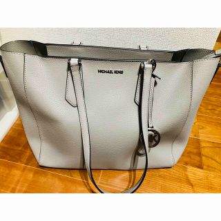 マイケルコース(Michael Kors)のマイケルコース　バッグ　グレー(ショルダーバッグ)