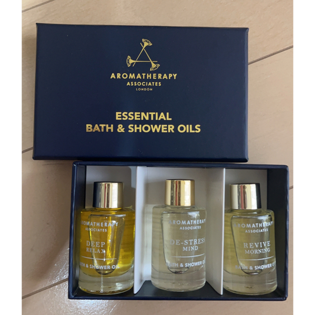 AROMATHERAPY ASSOCIATES(アロマセラピーアソシエイツ)のAROMATHERAPY ASSOCIATES 9ml×3本 コスメ/美容のボディケア(バスグッズ)の商品写真