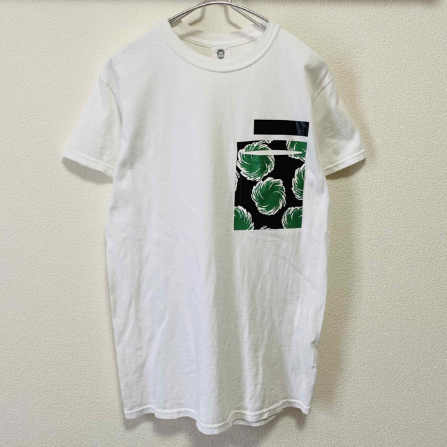 TOGA(トーガ)の一点物　TOGA Odds ＆ Ends　ポケットプリントTシャツ レディースのトップス(Tシャツ(半袖/袖なし))の商品写真