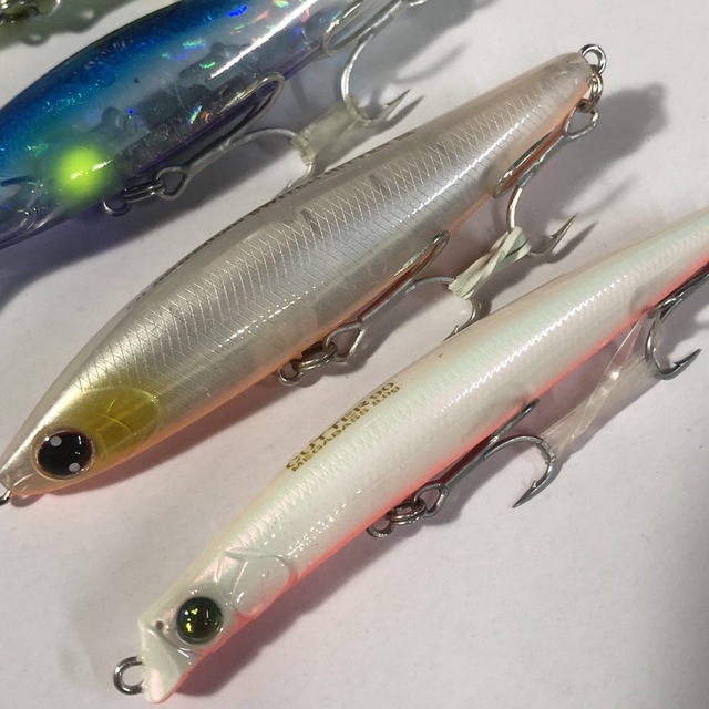 Megabass(メガバス)のシーバス用ルアー12点セット 未使用＆使用済 オルタネイティブやデュオなど スポーツ/アウトドアのフィッシング(ルアー用品)の商品写真