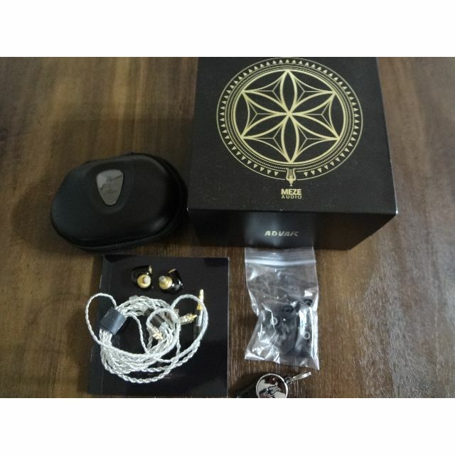 MEZE AUDIO ADVAR スマホ/家電/カメラのオーディオ機器(ヘッドフォン/イヤフォン)の商品写真