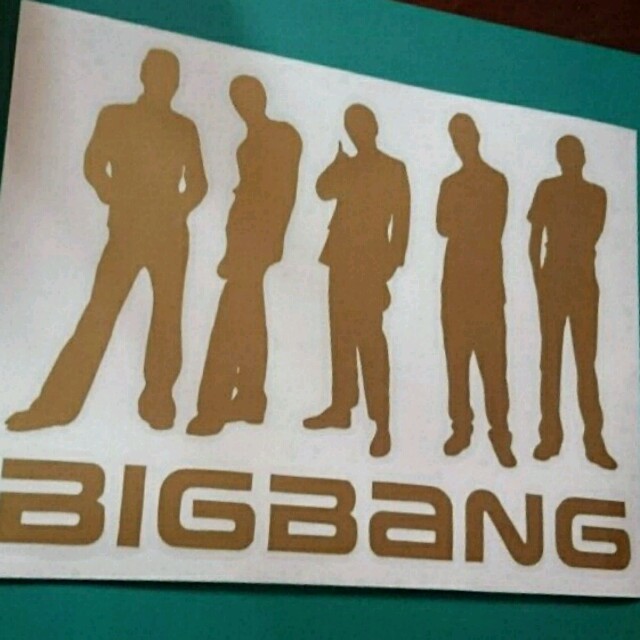 BIGBANG(ビッグバン)のＢＩＧＢＡＮＧステッカー エンタメ/ホビーのタレントグッズ(ミュージシャン)の商品写真
