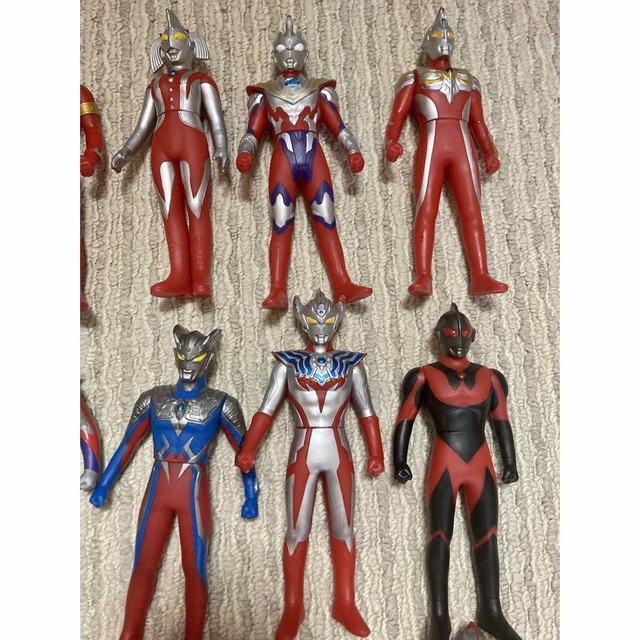 ウルトラマン　25体指人形2個　フィギュア　人形　ソフビ キッズ/ベビー/マタニティのおもちゃ(ぬいぐるみ/人形)の商品写真