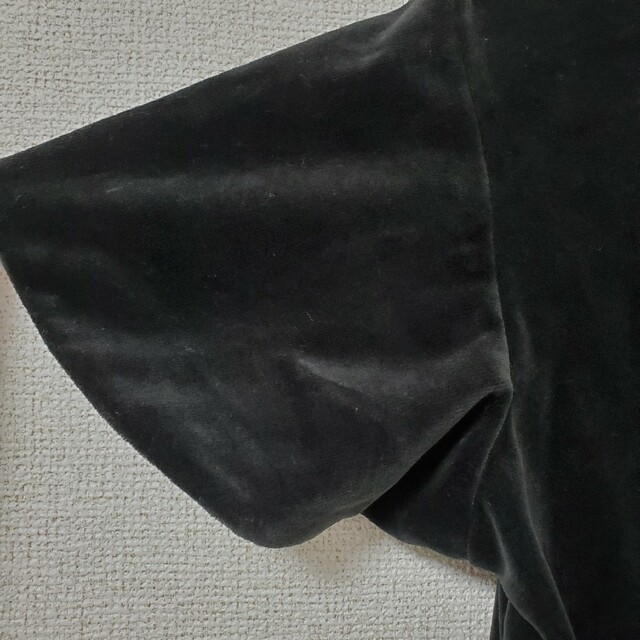 adidas(アディダス)の新品タグ付きadidas　ベロア生地Tシャツ　ブラックSサイズ レディースのトップス(Tシャツ(半袖/袖なし))の商品写真