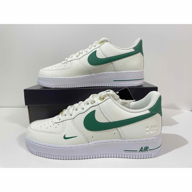 NIKE(ナイキ)の【新品】27㎝　NIKE AIR FORCE 1 ’07 SE 40周年 メンズの靴/シューズ(スニーカー)の商品写真