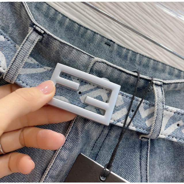 FENDI フェンディ ホワイトデニムパンツ ブラックキャット 未使用