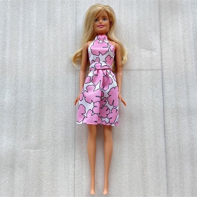 Barbie(バービー)のBarbie クローゼットセット キッズ/ベビー/マタニティのおもちゃ(ぬいぐるみ/人形)の商品写真