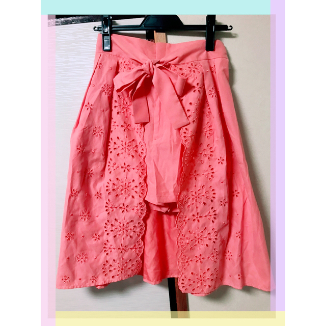 Lily Brown(リリーブラウン)のLily Brownリリーブラウンカットワーク刺繍スカートパンツピンク レディースのパンツ(ショートパンツ)の商品写真