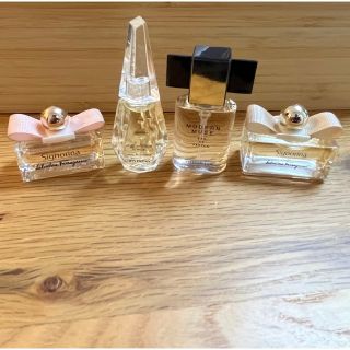 香水4本セット　GIVENCHY ESTEE LAUDER FERRAGAMO(香水(女性用))