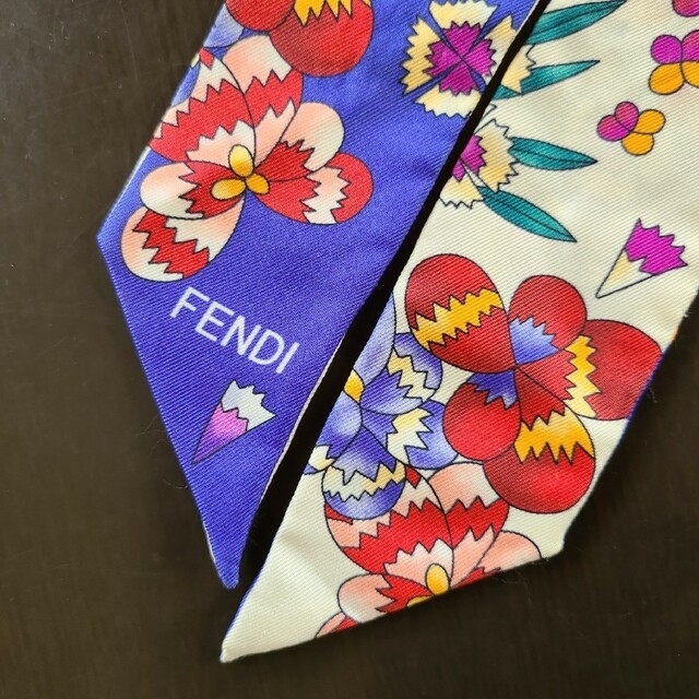 FENDI(フェンディ)の専用　FENDI　ラッピー レディースのファッション小物(バンダナ/スカーフ)の商品写真