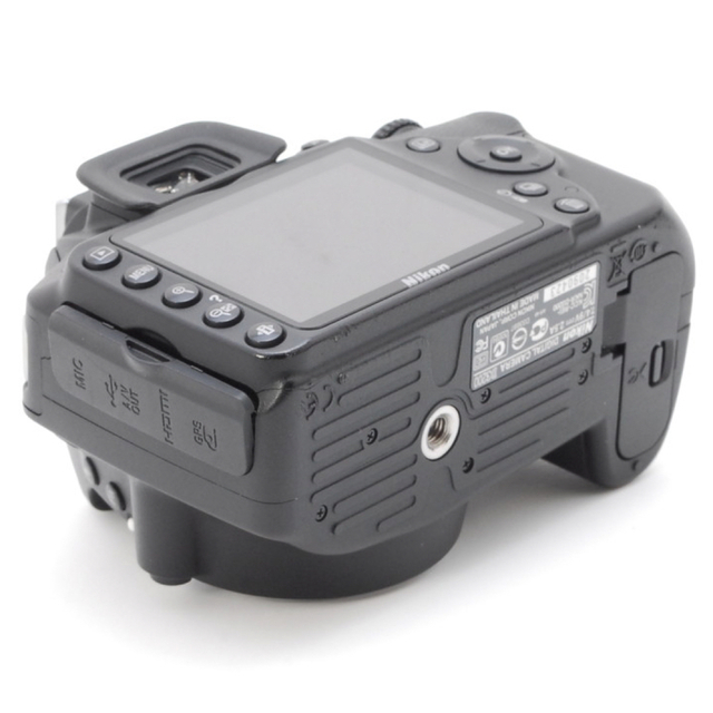 ダブルレンズ、コンディション◎の極上セット Nikon D3200 ブラック 国内製造