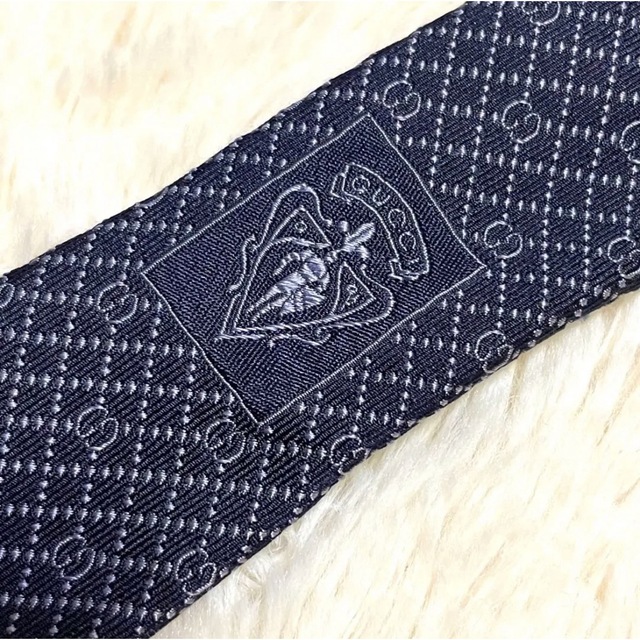 Gucci(グッチ)の【美品】グッチ ネクタイ インターロッキング GG柄 ロゴ柄 ネイビー 紺 メンズのファッション小物(ネクタイ)の商品写真
