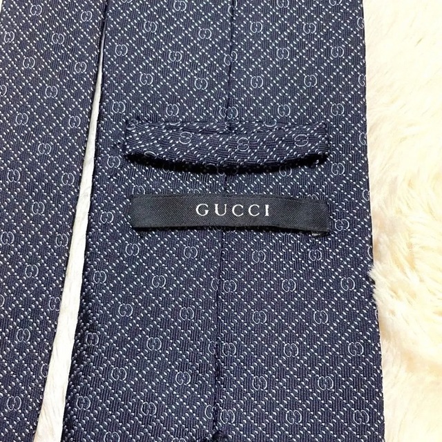Gucci(グッチ)の【美品】グッチ ネクタイ インターロッキング GG柄 ロゴ柄 ネイビー 紺 メンズのファッション小物(ネクタイ)の商品写真