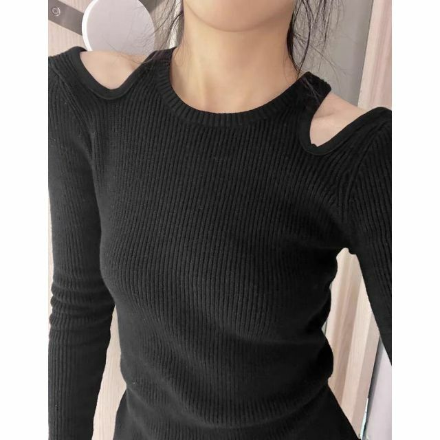 Cutout rib knit カットアウト シルバー リブニット ブラック レディースのトップス(ニット/セーター)の商品写真