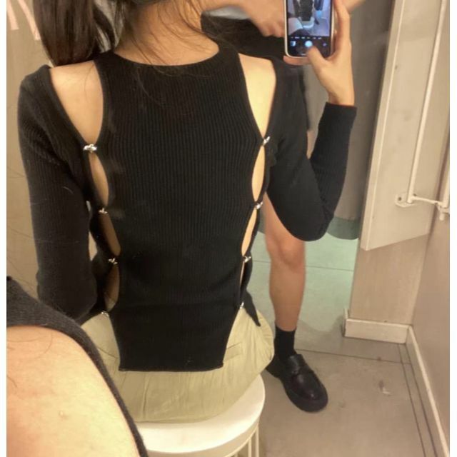 Cutout rib knit カットアウト シルバー リブニット ブラック レディースのトップス(ニット/セーター)の商品写真