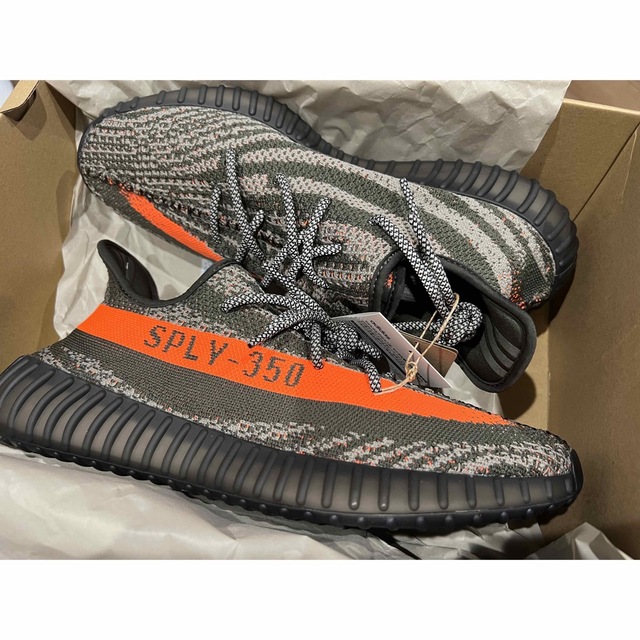 YEEZY（adidas）(イージー)の29.5cm アディダス イージーブースト350 V2 カーボンベルーガ メンズの靴/シューズ(スニーカー)の商品写真