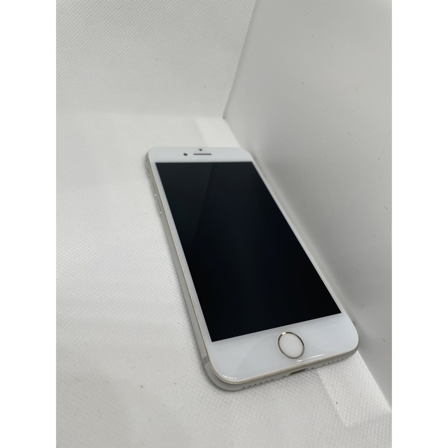 iPhone(アイフォーン)の iPhone 7   シルバー　128GB  SIMフリー スマホ/家電/カメラのスマートフォン/携帯電話(スマートフォン本体)の商品写真