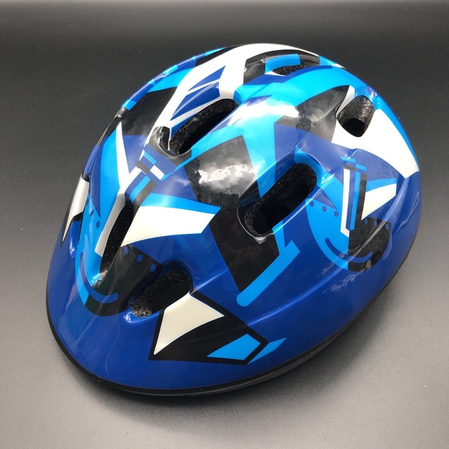 即決 トイザらス ヘルメット J009 48-54cm 自動車/バイクのバイク(ヘルメット/シールド)の商品写真