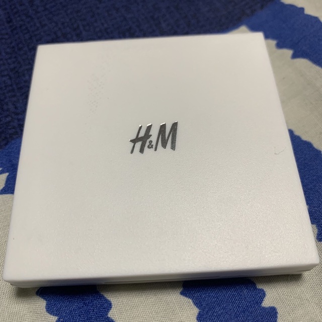 H&M  アイシャドウ コスメ/美容のキット/セット(コフレ/メイクアップセット)の商品写真