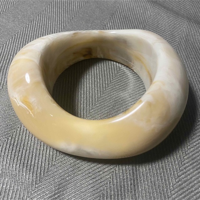 【半額以下！未使用・送料込・即購入可】ESTELLE Bangle Marble 1