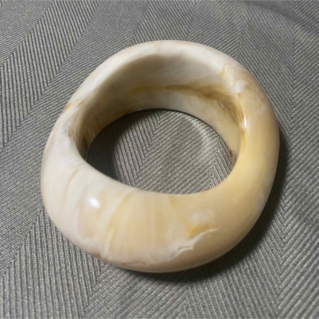 【半額以下！未使用・送料込・即購入可】ESTELLE Bangle Marble 2