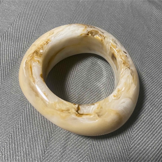 【半額以下！未使用・送料込・即購入可】ESTELLE Bangle Marble 3