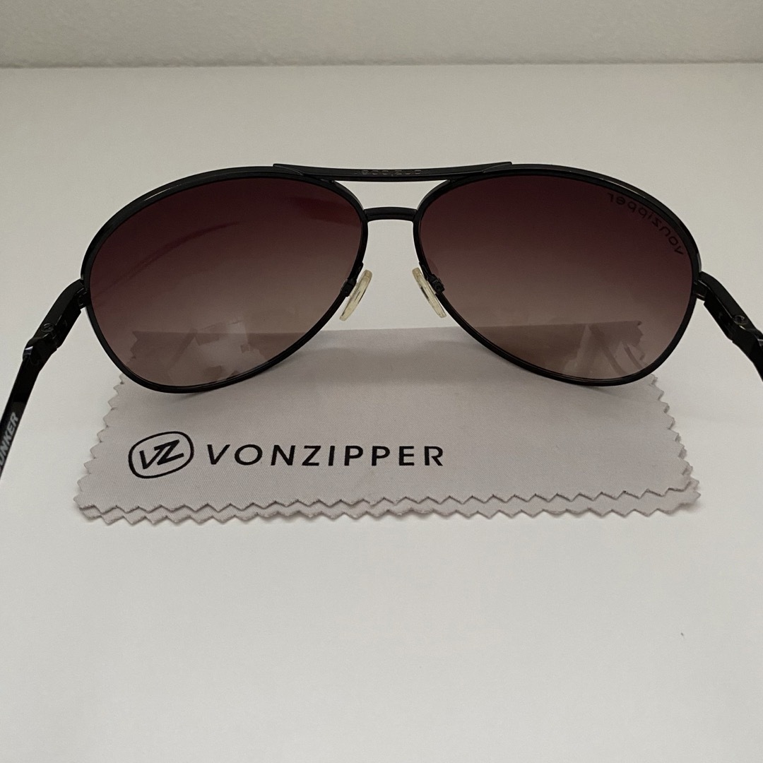 VONZIPPER(ボンジッパー)の【vonzipper】サングラス　メンズ　BUNKER メンズのファッション小物(サングラス/メガネ)の商品写真